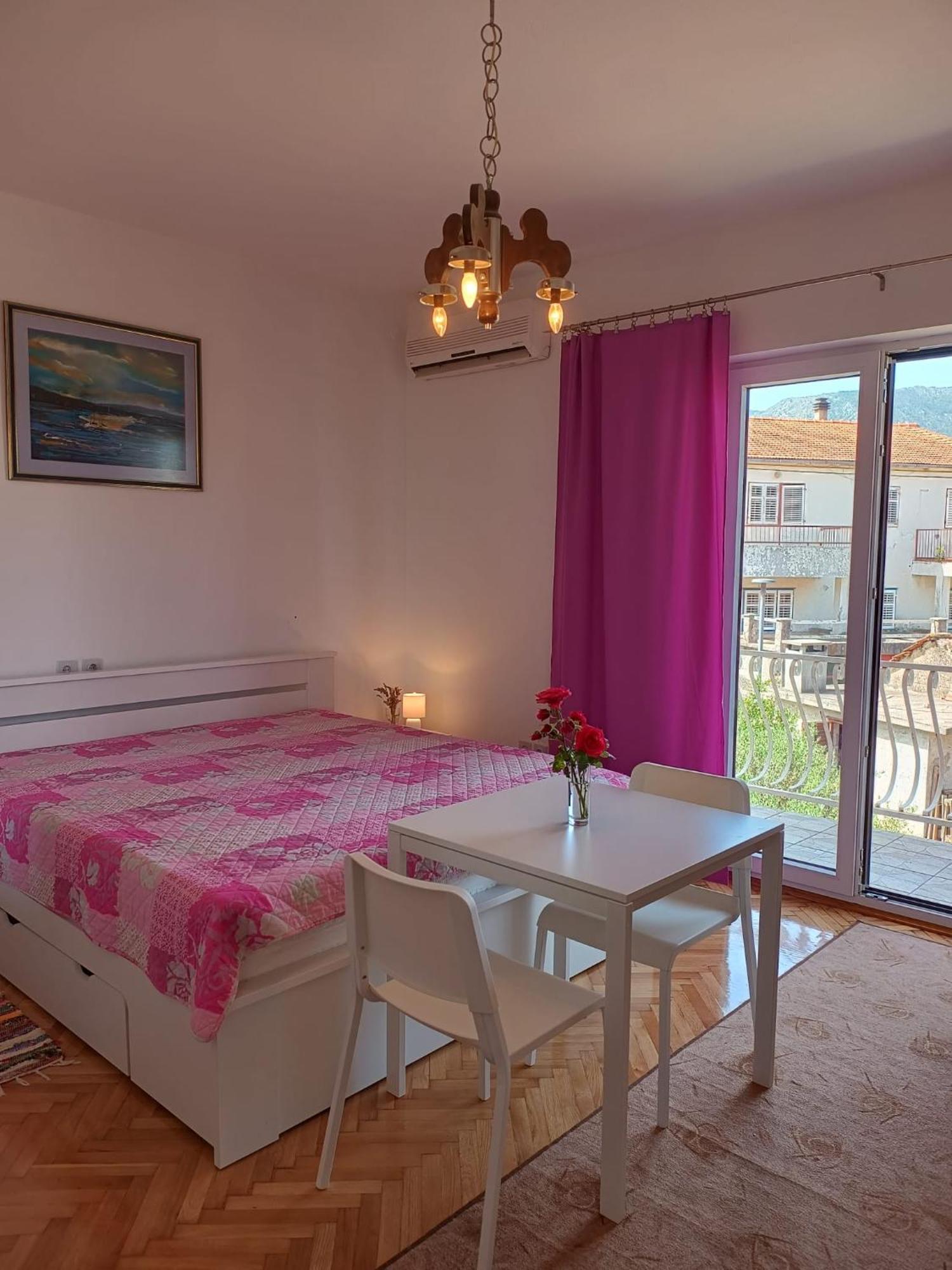 Apartments Nela เยลซา ภายนอก รูปภาพ